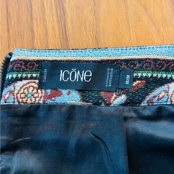 ICÔNE Tapestry Elephant Pattern Mini Skirt – Size M - Picture 6 of 8